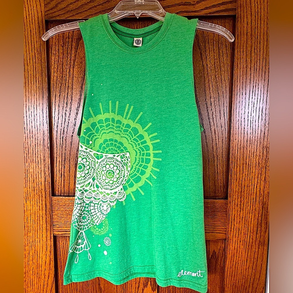 2/$10 - Element sleeveless green shirt with super cute Owl 🦉 😍
